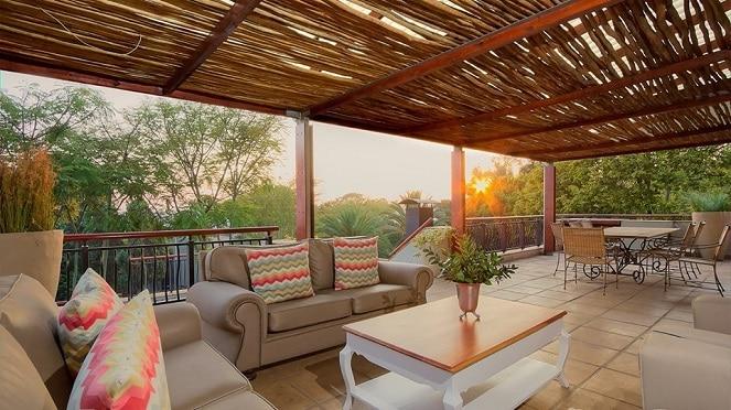 Girl's Movie Night Out At House Higgo