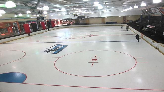 #WeTry: Trying Out Ice Skating For The First Time