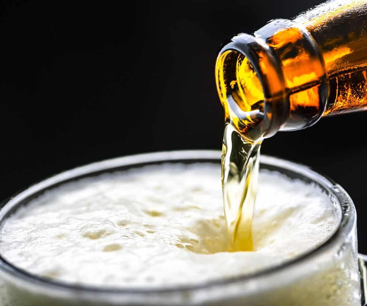 Coronavirus ‘alcohol ban’: Venues can stay open, but can’t sell booze