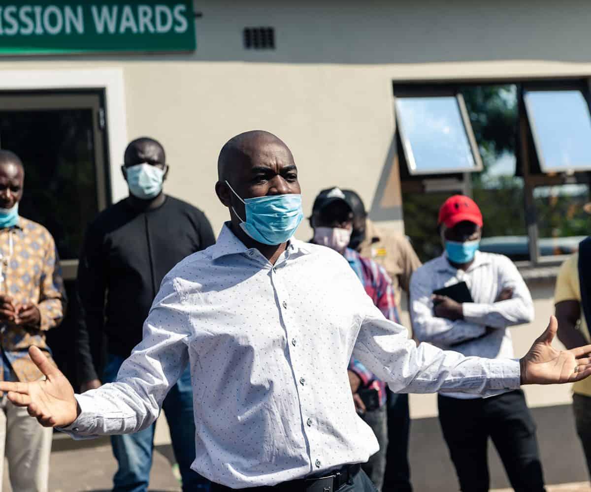 Zimbabwe frees journalists held for ‘coronavirus breach’