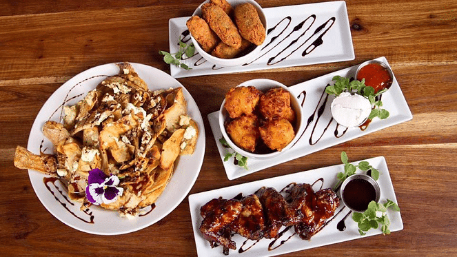 Grabbing Grub At These Top Greenside Restaurants