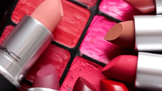 Quick Beauty Fixes Every Girl Needs In Their Bag