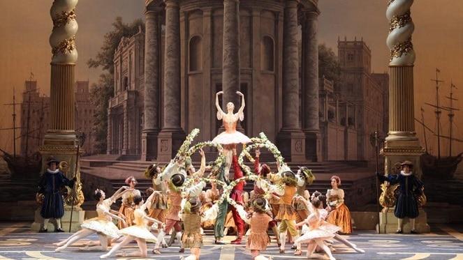 Bolshoi Theatre Makes History With The "Golden Collection" Live Stream Series