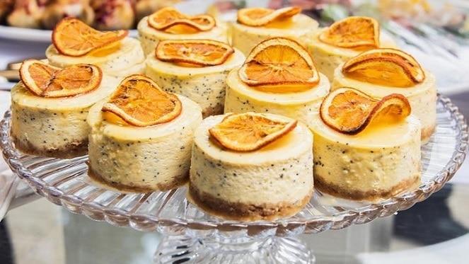 Order gourmet goodies online from Lemoni bakery