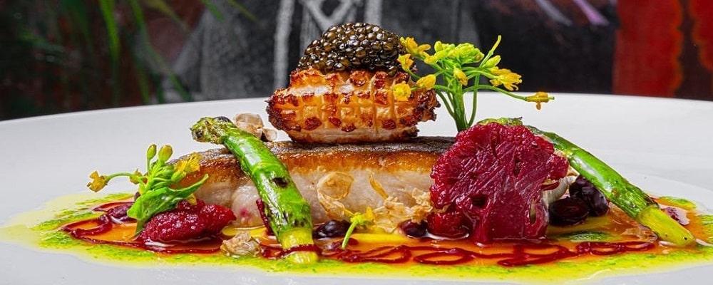 Les Créatifs: Exquisite Artwork On A Plate