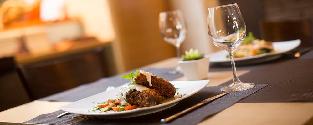 Dining in Style: The Hottest Restaurants in Waterfall City